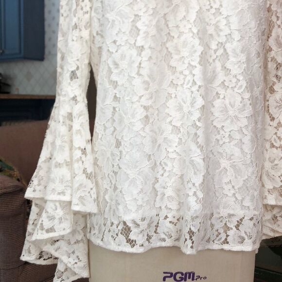 Wayf Rylan Lace Choker Bell Sleeve Top - Picture 5 of 8